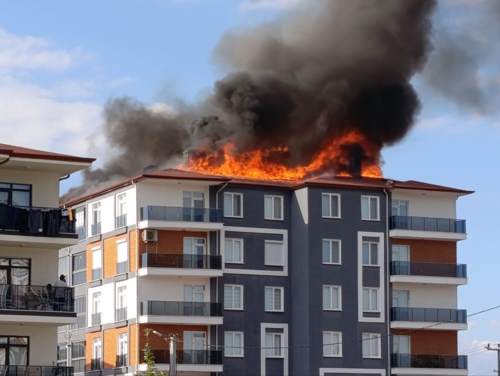 Beyşehir’de yangın sonrası evlerine giremiyorlar