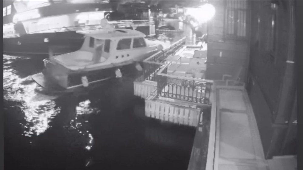 Derin Mermerci’nin bulunan yolcu vapuru çarptı...