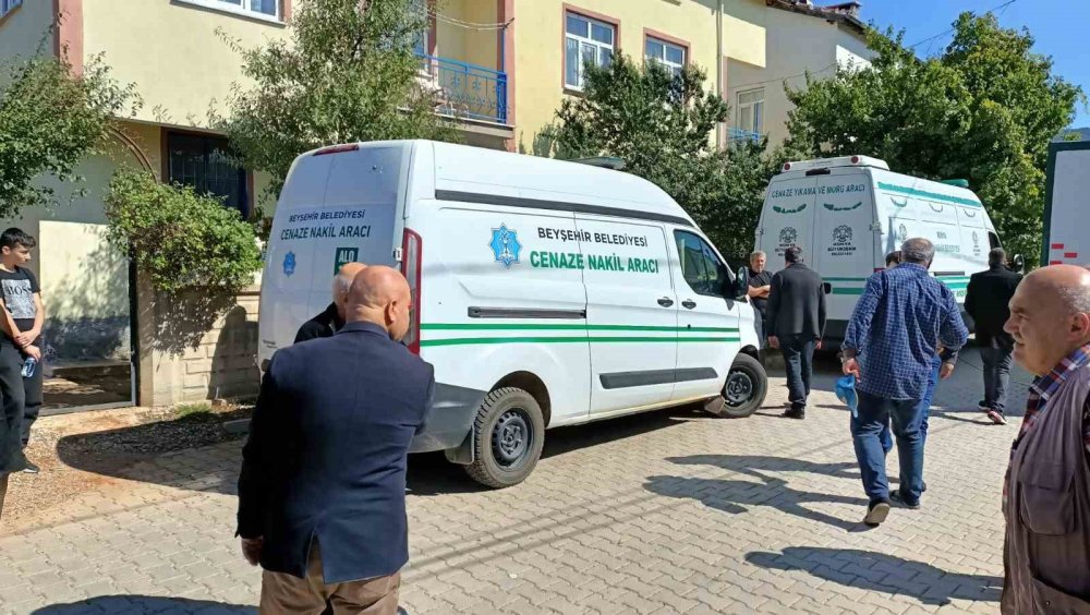 Hüyük'teki Kazada Aile Boyu Acı: 3 Kişi Toprağa Verildi