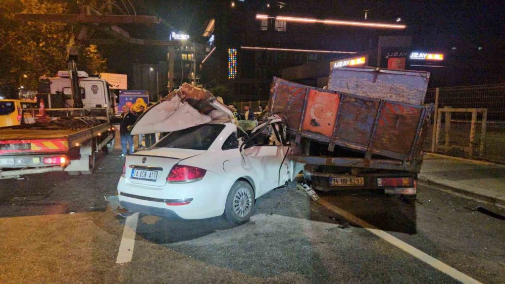Makas attı kamyona saplandı