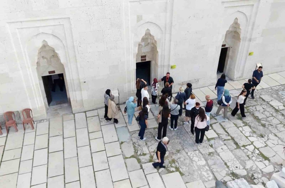 Selçuklu'nun Dev Eseri Sultanhanı Turistlerin Odağında