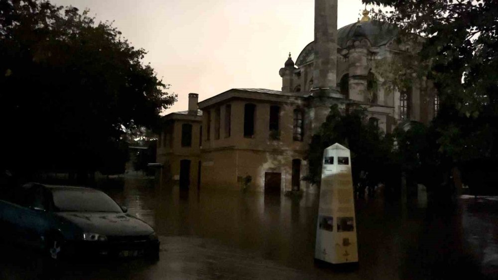 Sadabat Camii ve Sedef Atölyesi sular altında