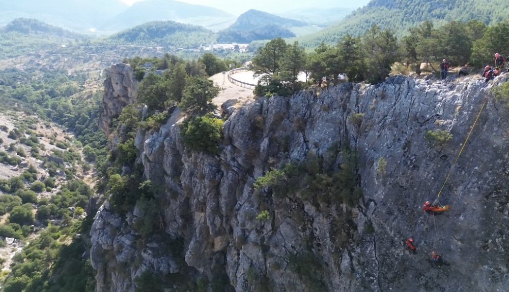 AFAD ekipleri ileri seviye eğitimlerde nefes kesti