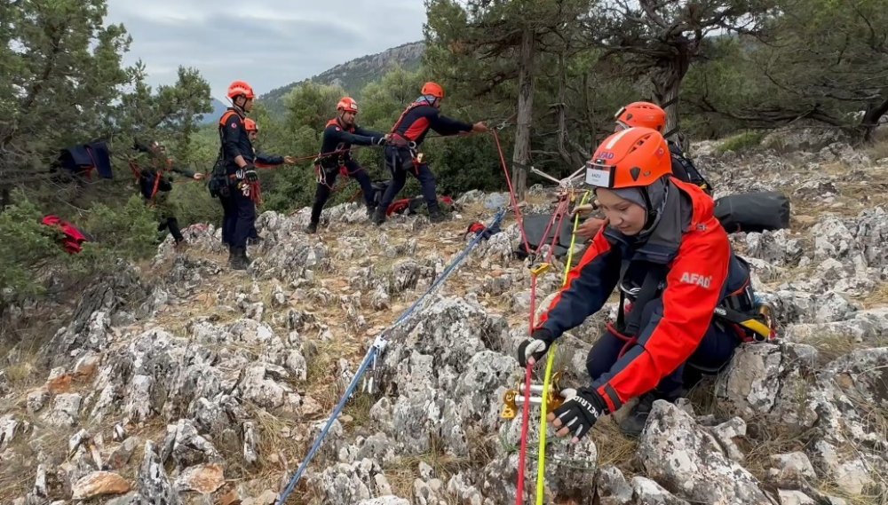 AFAD ekipleri ileri seviye eğitimlerde nefes kesti
