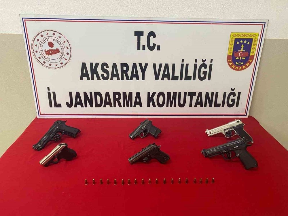 Aksaray’da eş zamanlı kaçak silah baskını! 5 gözaltı