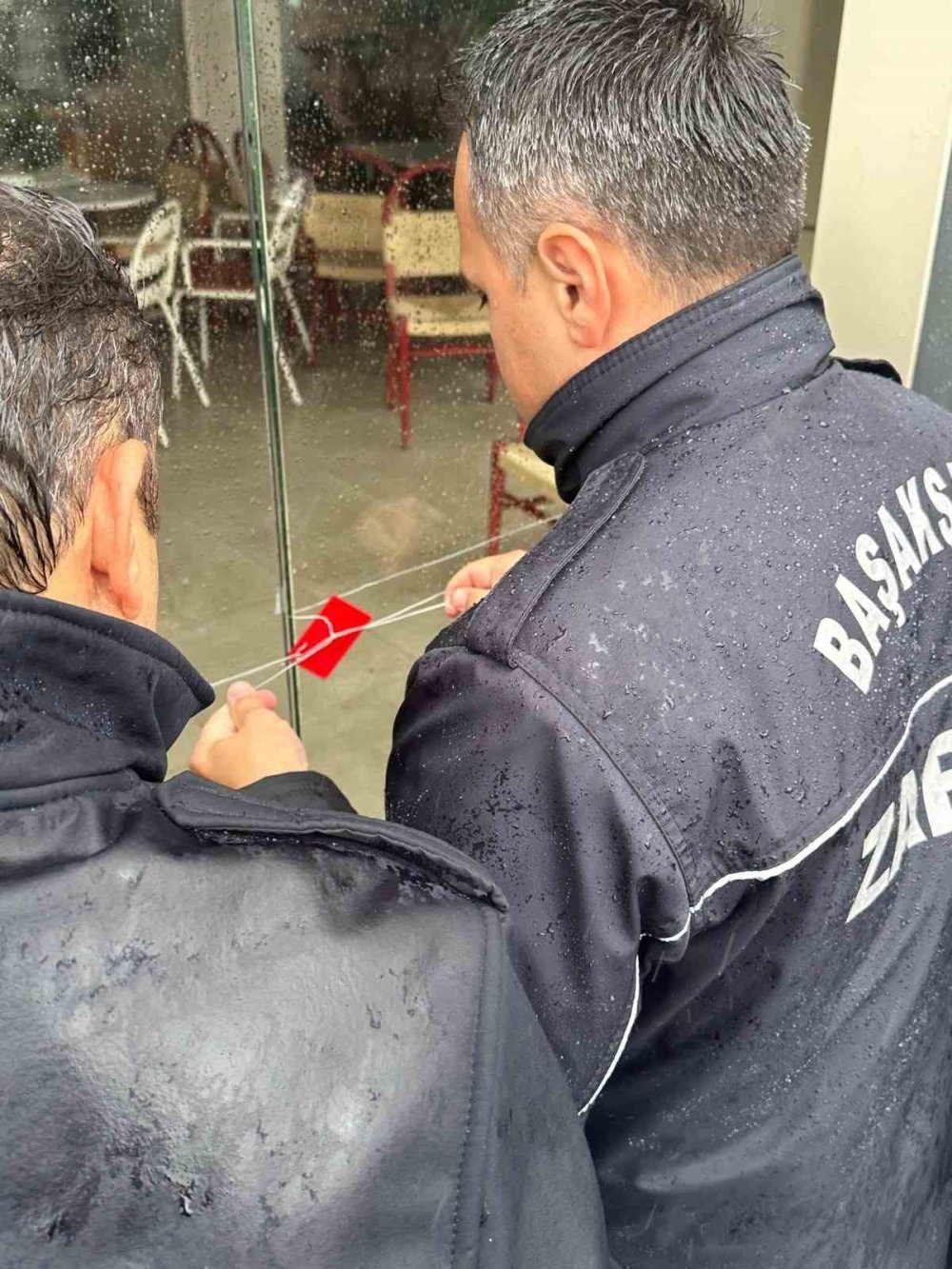 'Kız öğrenci yurdu karşısındayız' reklamı yapan kafeye mühür