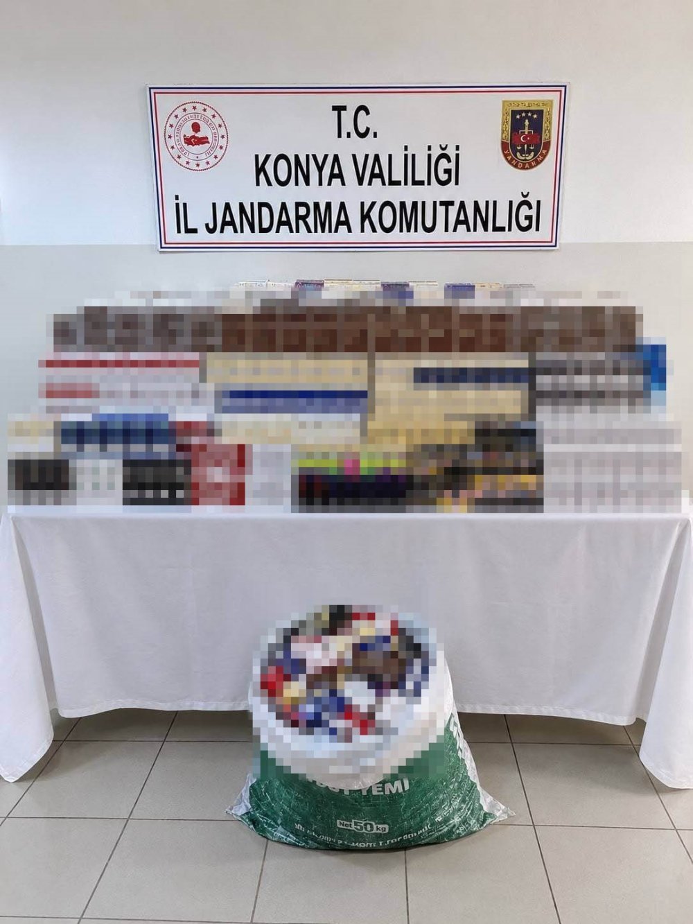 Konya’da yüzlerce litre kaçak alkol ve sigara ele geçirildi