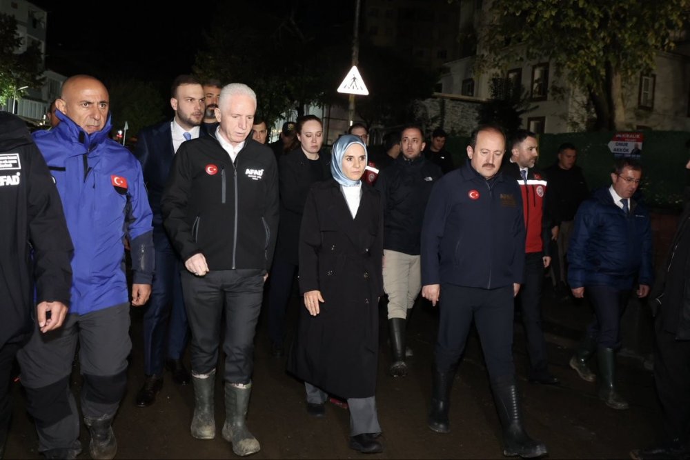 Bakanı Göktaş afet bölgesinde! Psikososyal destek çalışmaları devam ediyor