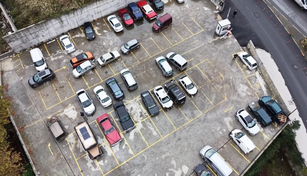 Selde sürüklenip çekilen araçlar böyle görüntülendi