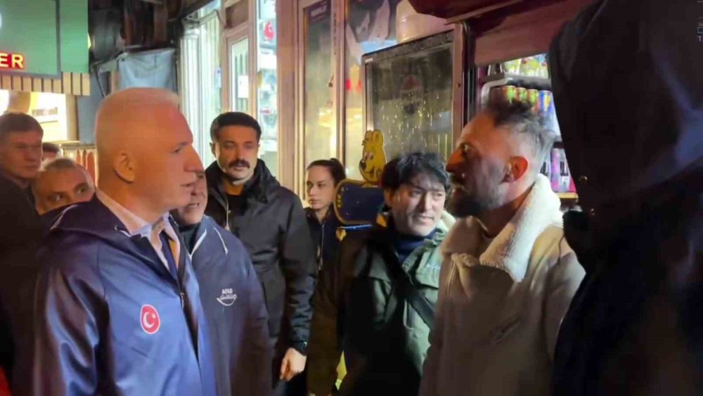 Ayazağa'da son durum! Vali Gül: Herkes evine gidene kadar biz buradayız