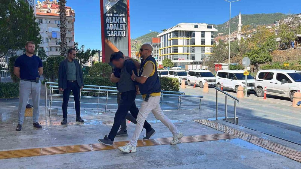 Alanya'da tefecilik ve şantaj operasyonu! 6 tutuklama