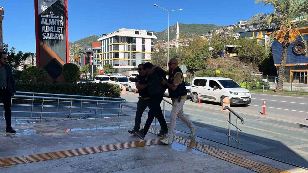 Alanya'da tefecilik ve şantaj operasyonu! 6 tutuklama