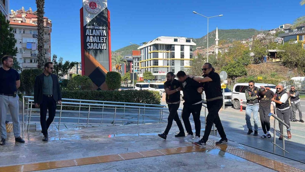 Alanya'da tefecilik ve şantaj operasyonu! 6 tutuklama