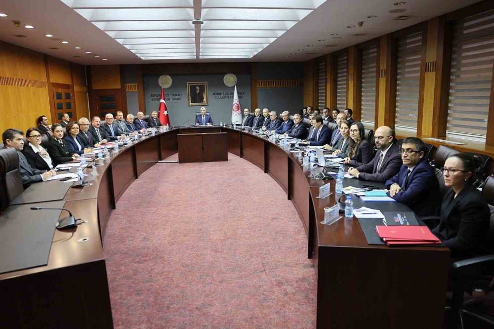 Bakan Bolat'tan AB'ye Türk otomotiv sanayisini mesajı