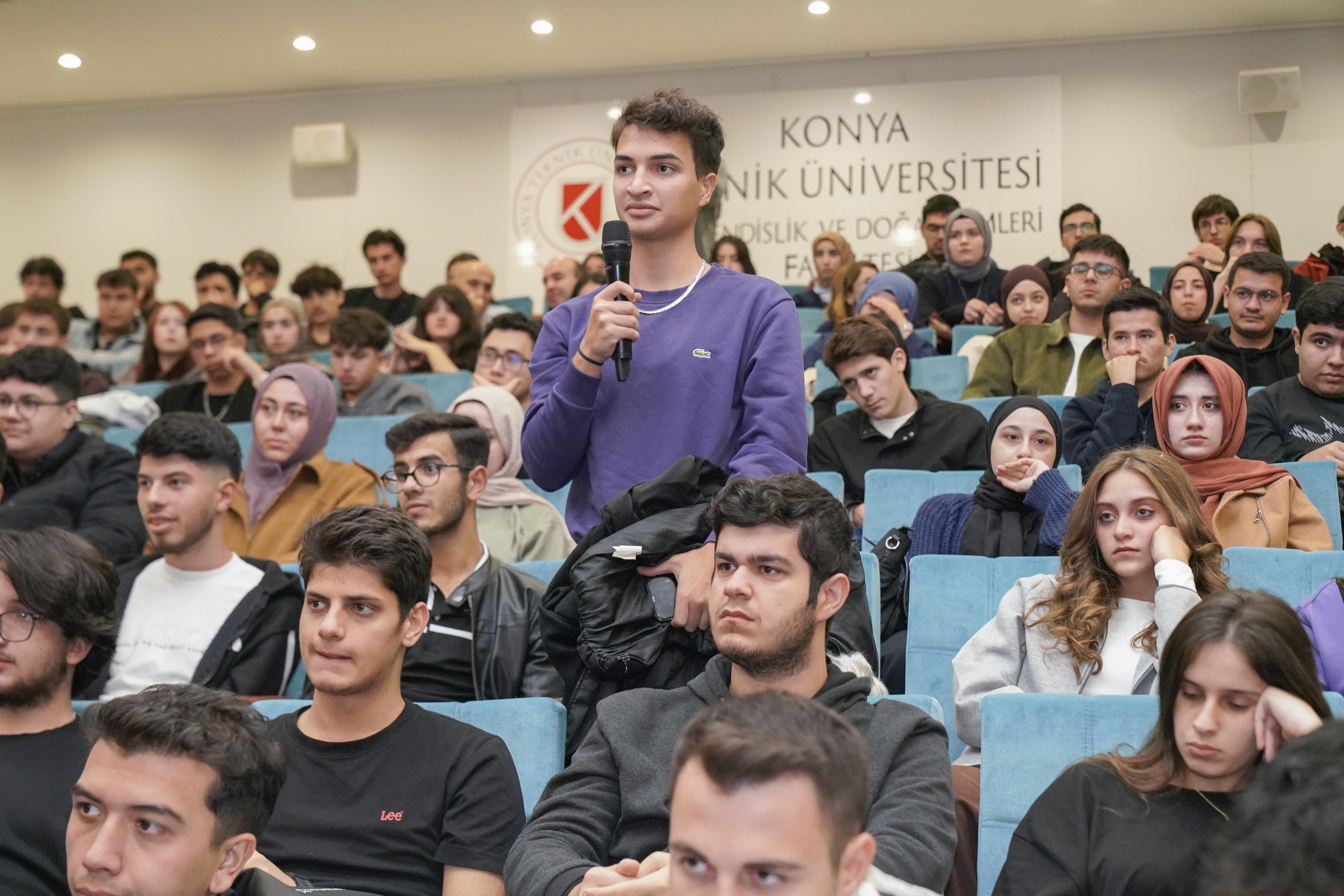 baskan-ugur-ibrahim-altay-ktunde-ogrencilerle-bulustu-5.jpg