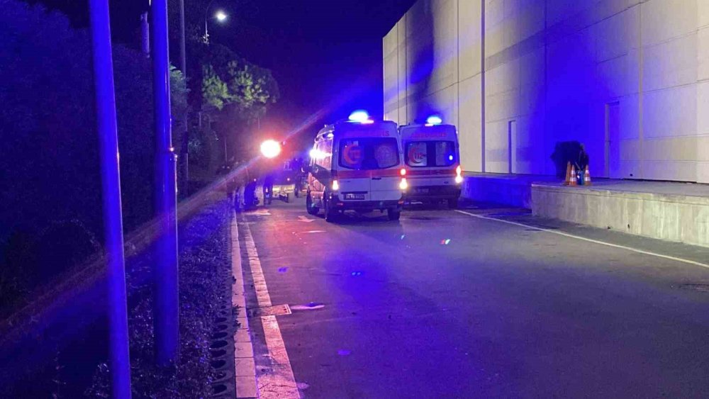 İsrail vatandaşı böyle protesto edildi! AVM boşaltıldı