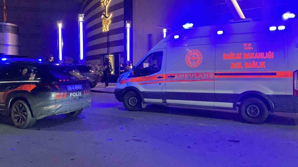 İsrail vatandaşı böyle protesto edildi! AVM boşaltıldı