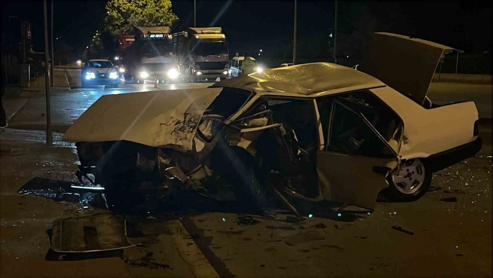 Kırmızı ışık ihlali kazayı getirdi! 5 yaralı