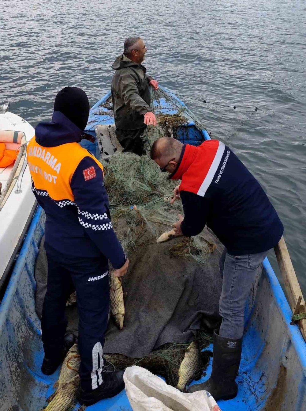 Avlanan balıkların boyunu kontrole devam