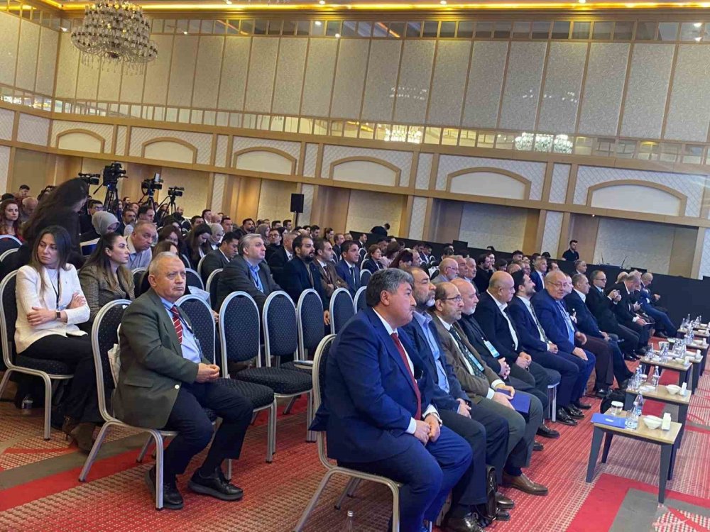 HAK-İŞ’ten Türkiye’de Çalışma Hayatının Gelecek 50 Yılı Çalıştayı
