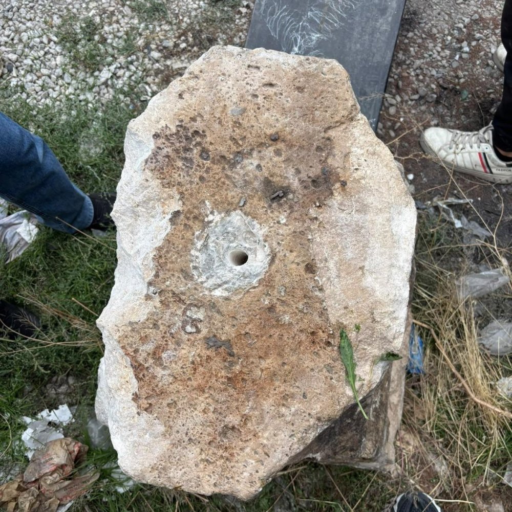 Meram'da tarihi heykel kaidesini kepçe ile çalan 3 kişi böyle yakalandı