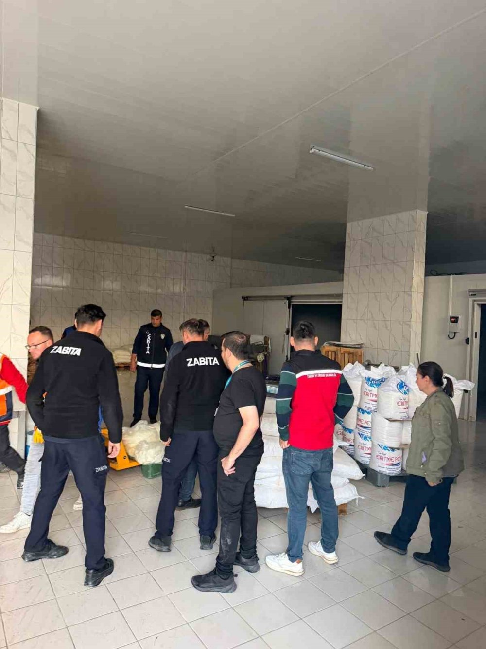 Akşehir'de Kaçak Üretim Yerine Operasyon: 9 Ton Peynir İmha Edildi