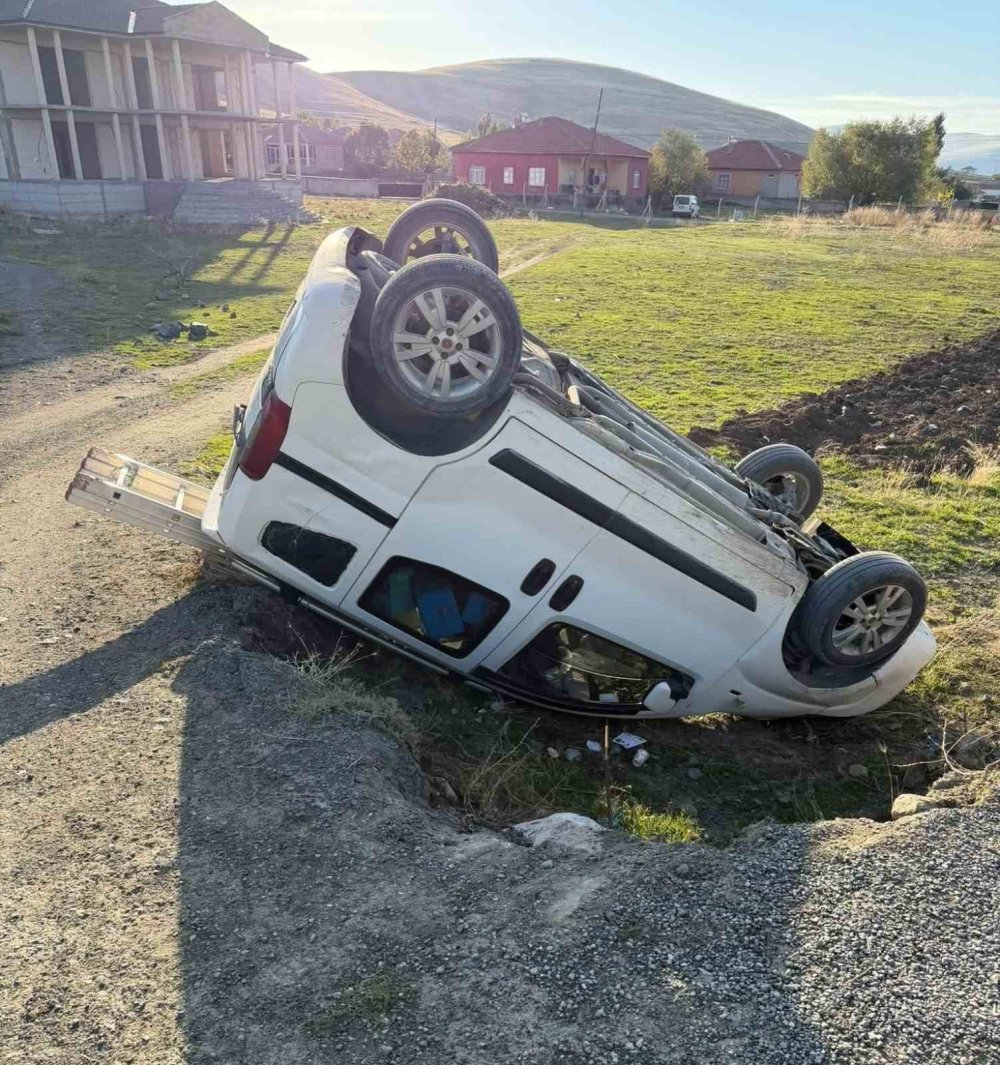 Aracın Şarampole Devrildiği Kazada Mucize