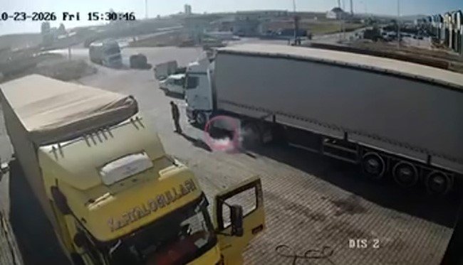 Karapınar Sanayi Sitesi'nde tır körüğü patladı: Tamir ustası ucuz atlattı