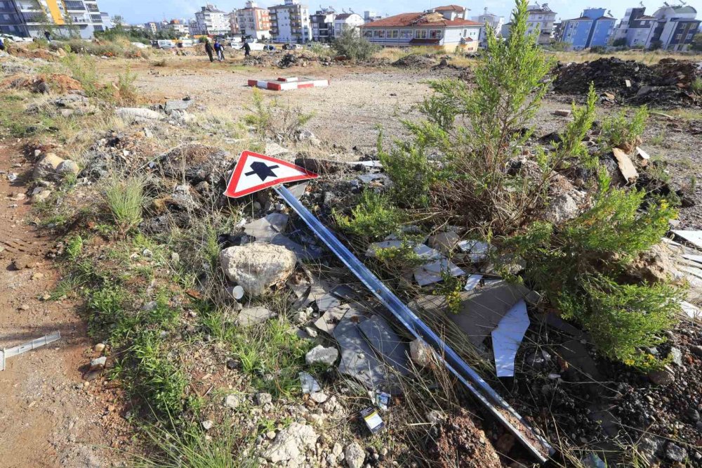 Konteyner Faciasında İş Yeri Sahipleri Adliyeye Sevk Edildi: 2 Firari
