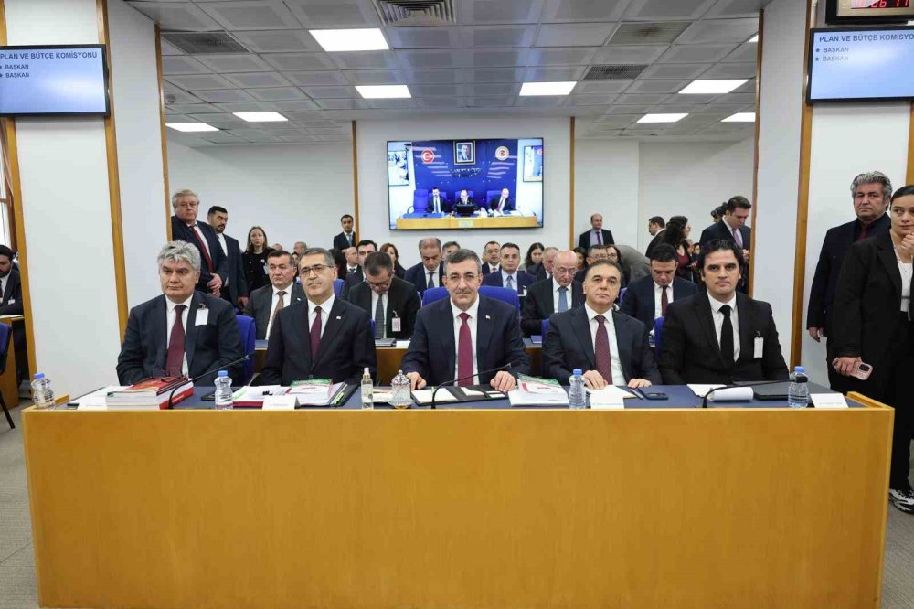 Bütçede Büyüteç Emeklide: Zam Oranı Enflasyonu Aşacak