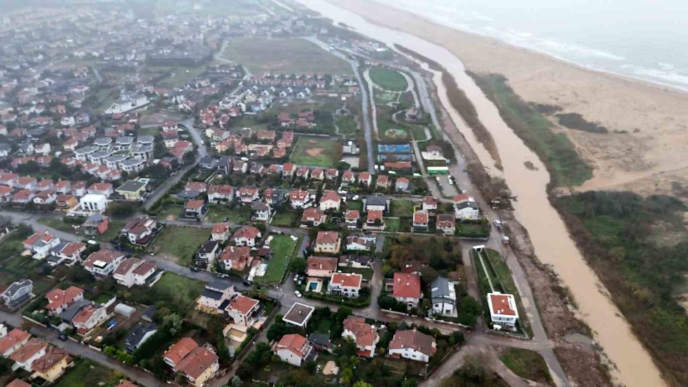 Taşan Dere Villaları ve Camiyi Bastı: Mahalleli Kapısına Duvar Ördü
