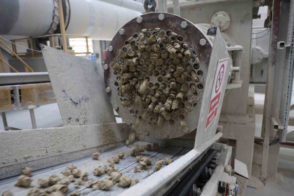 Ürgüp’teki Bu Fabrika Bentonit Madenini Milyon Dolarlık İhracata Dönüştürüyor