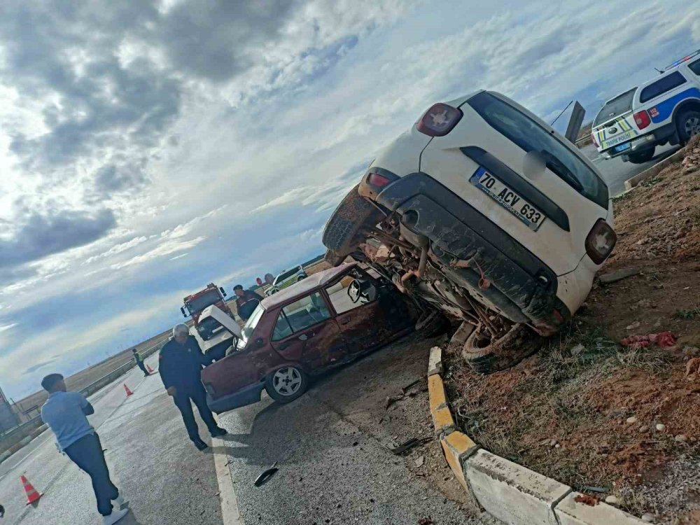 Ereğli yolunda otomobille cip çarpıştı: Sürücünün durumu ağır