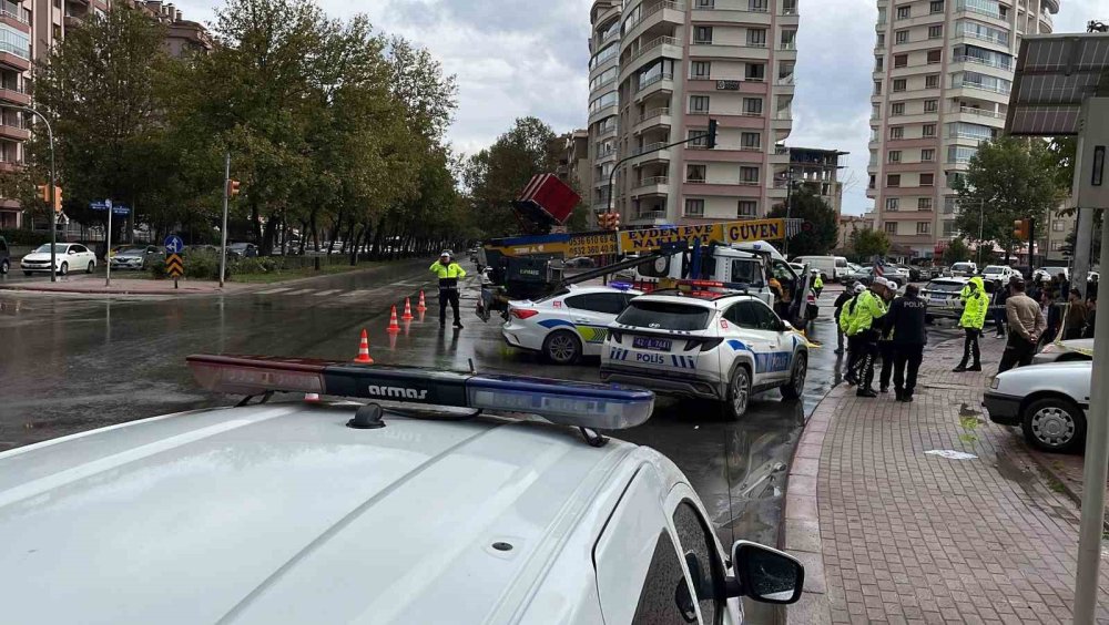 Meram'da acı kaza: Kamyonun çarptığı yaşlı kadın hayatını kaybetti