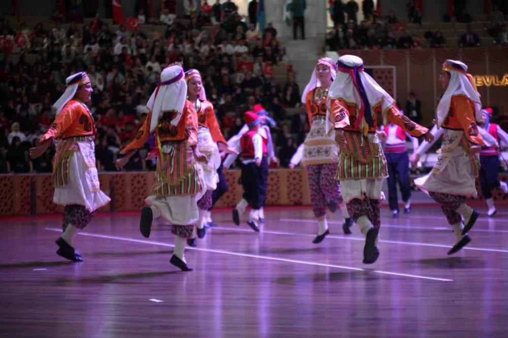 Mevlana Kültür Merkezi'nde Cumhuriyet coşkusu