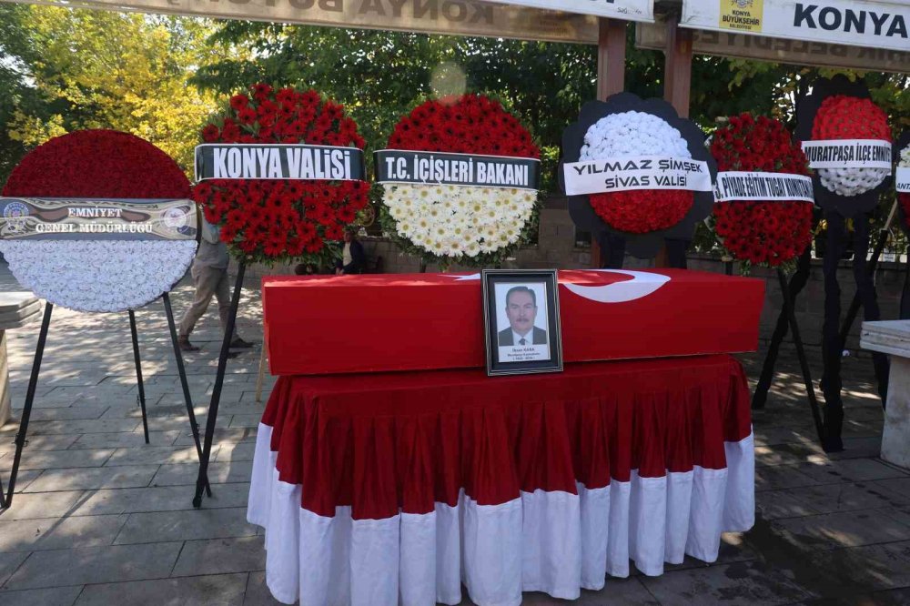 Muratpaşa Kaymakamı İhsan Kara Konya'da Son Yolculuğuna Uğurlandı