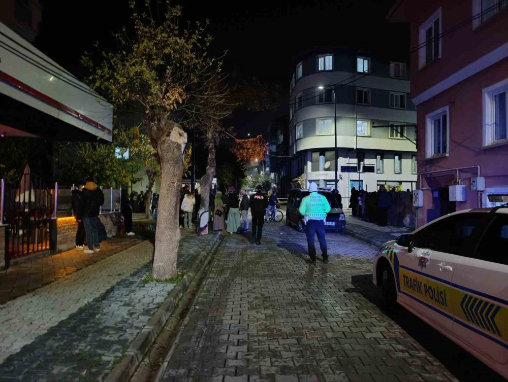Afyon’da Tahliye Alarmı: Fırın Fayansı Çatladı