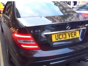 Londra'nın şahincisi böyle olsa gerek!