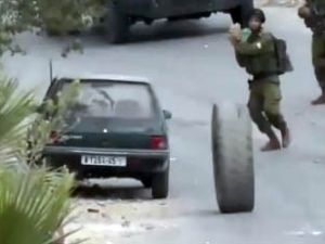 Artistlik yapmak isteyen İsrail Askeri böyle rezil oldu!