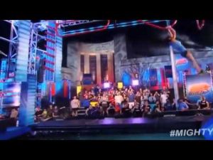 Amerikan Ninja Warrior Finalini Bitiren İlk Kadın Yarışmacı