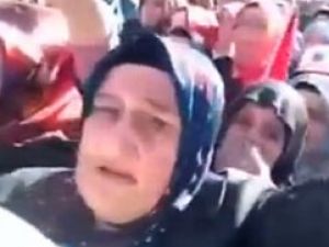 Havaalanını Duyunca Çok Mutlu Olan Teyze