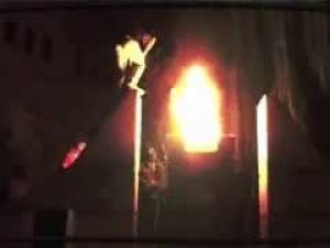 Lice'deki heykel yıkıldıktan sonra Atatürk büstünü yaktılar. Provokasyona gelme Türkiye!