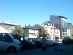 Kocasını sokak ortasında tabancayla vurdu