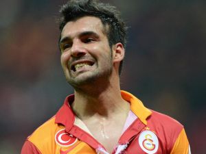 Engin Baytar ve Yiğit Gökoğlan'ın Para Saçma Görüntüsü Tepki Çekti