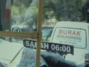 Gazete Okuyan Otobüs şöförü