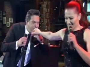 Candan Erçetin, Beyaz Atışması Tatlıya Bağlandı