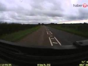 Çocuğa 40 tonluk kamyonet çarptı