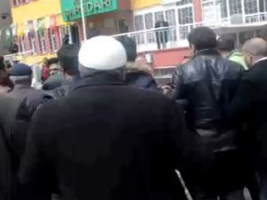 AK Parti milletvekili adayına sopalı saldırı