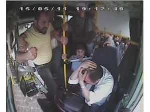 Halk otobüsünde dehşet anları!
