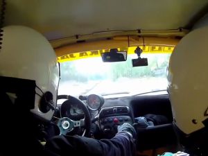 Ralli yarışında direksiyon yerinden çıkarsa...